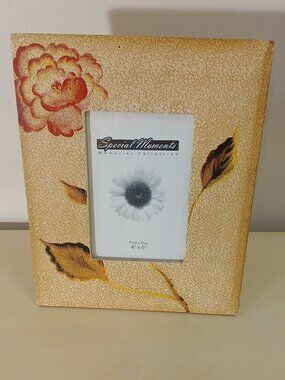 Brand new Special Moments decor picture frame - 4x6 photo size